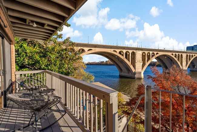 Building Photo - 3303 Water St NW