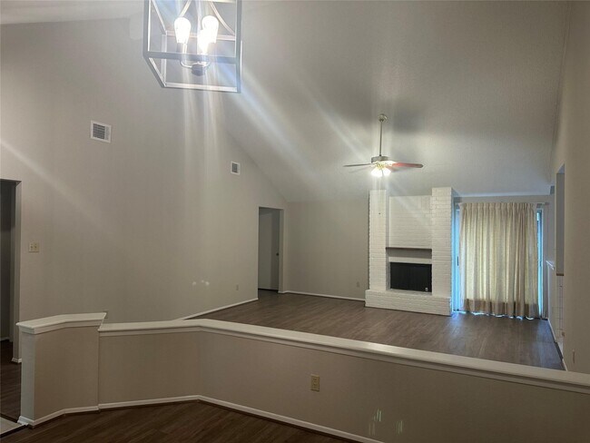 Building Photo - 16043 Beechnut St