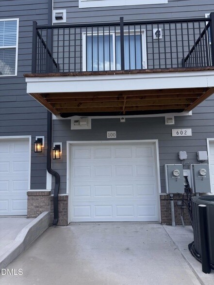 Building Photo - 602 Market Grove Dr