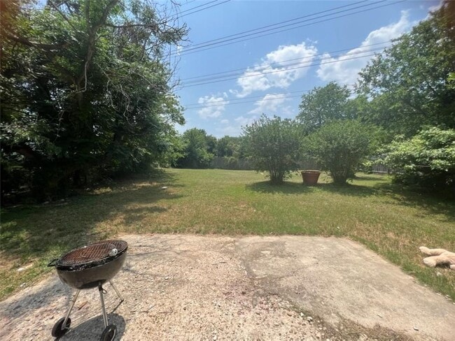 Primary Photo - 5001 Lambs Ln