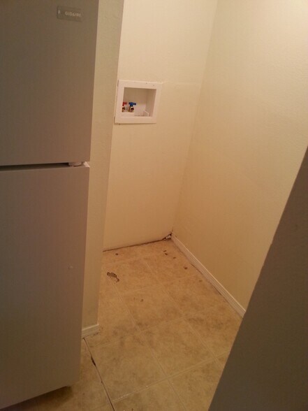 Building Photo - 2101 Elm St SE