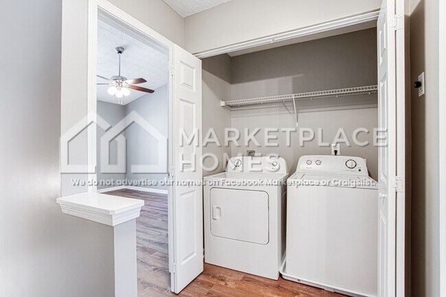 Building Photo - 602 Spanish Oak Dr