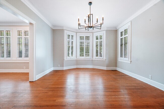 Building Photo - 1253 Magnolia Curve