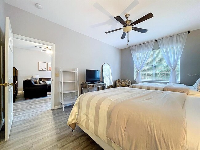 Building Photo - 3506 54th Dr W