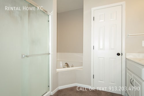 Building Photo - 13145 Nebraska Ct