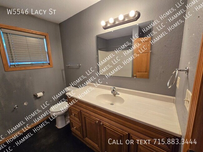 Building Photo - W5546 Lacy St