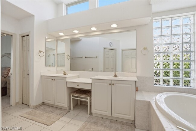 Building Photo - 483 Palo Verde Dr