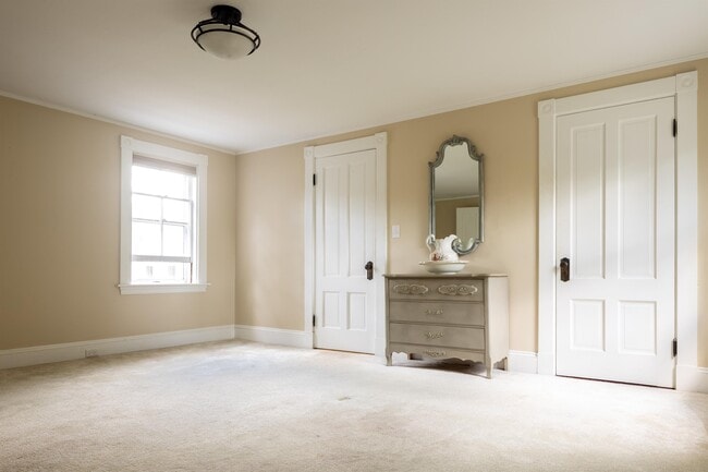 Building Photo - 37 Main Rd N