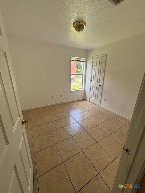 Building Photo - 3001 Cantabrian Dr