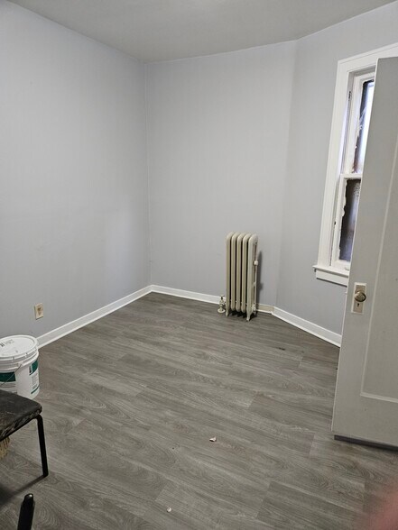 Building Photo - 1912 E 79th St