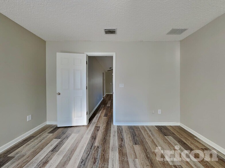 Building Photo - 3318 Citation Dr