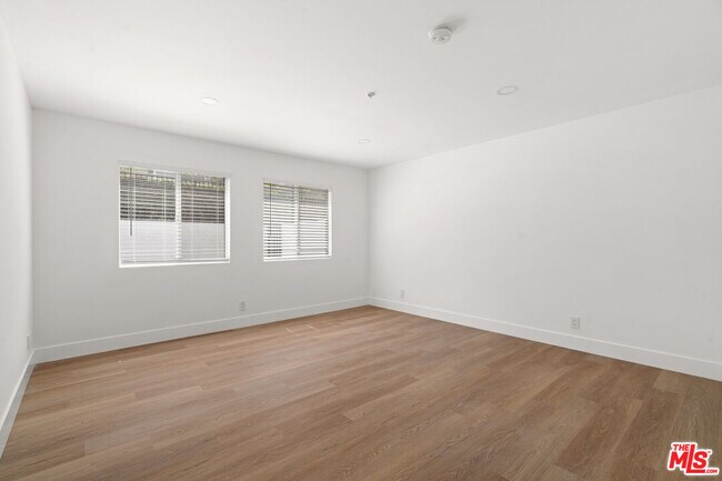Building Photo - 16100 Sunset Blvd