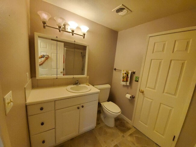 Building Photo - 3 Bed, 1.75 bath Home in Port Orchard