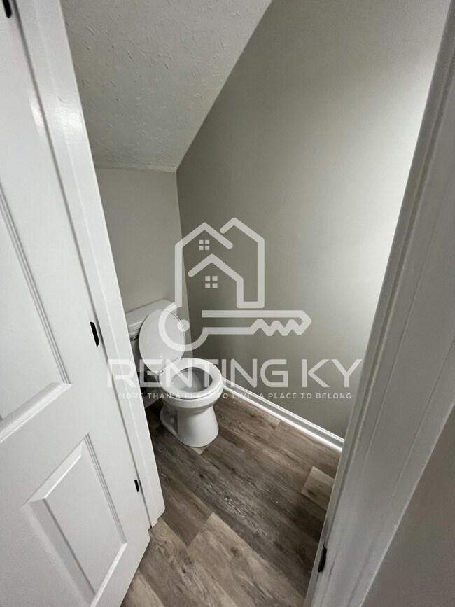 Building Photo - Newly Renovated 3-Bed, 2.5-Bath Townhome with Garage!