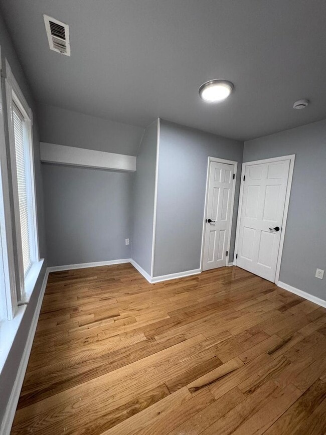 Building Photo - 174 Portsea St