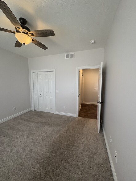 Building Photo - 205 Ridgeview Dr