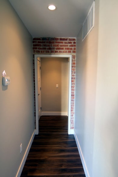 Building Photo - 623 S Wolcott St