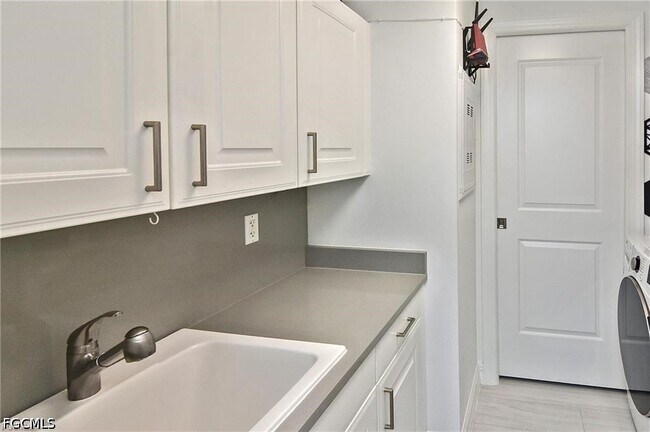 Building Photo - 14380 Riva Del Lago Dr