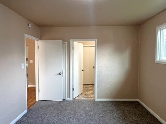 Building Photo - 2Bd/1Ba Single Story House w/ Basement - A...