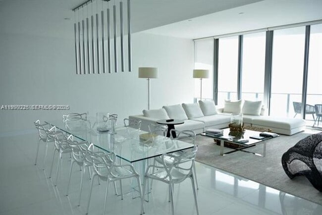 Building Photo - 17475 Collins Ave