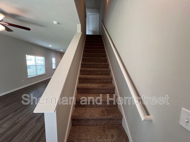 Building Photo - 660 Dobhill Ln