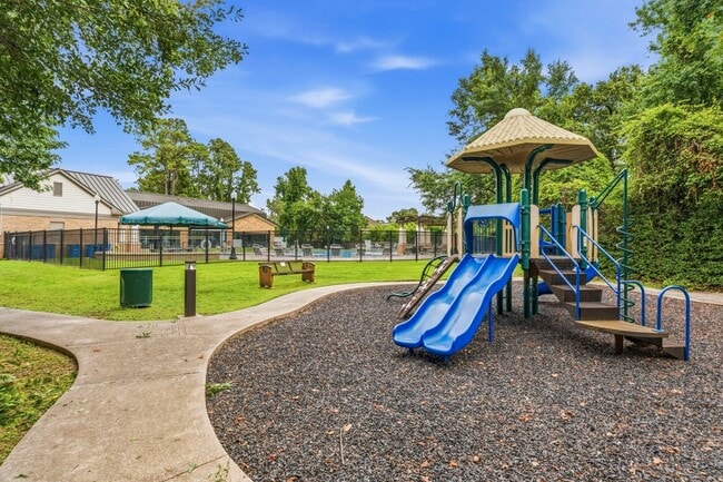 Building Photo - 27730 Geneva Hills Ln