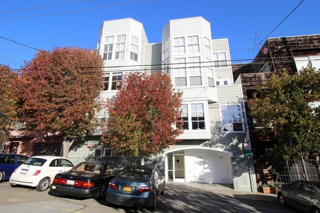 Building Photo - Best deal in the Dogpatch! Spacious top floor 2 bedroom loft. Plenty of natural light and up to d...