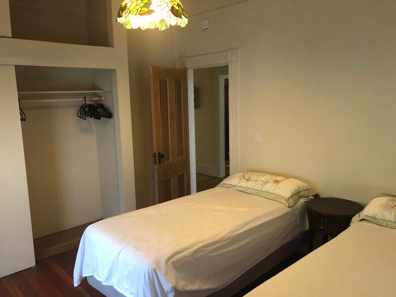 Building Photo - 1716 Rose St