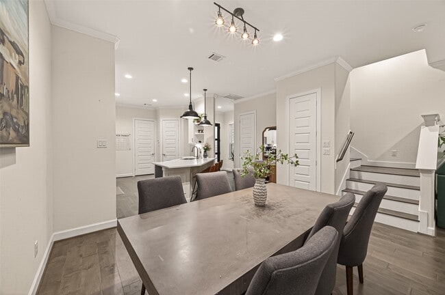 Building Photo - 1027 Gross St