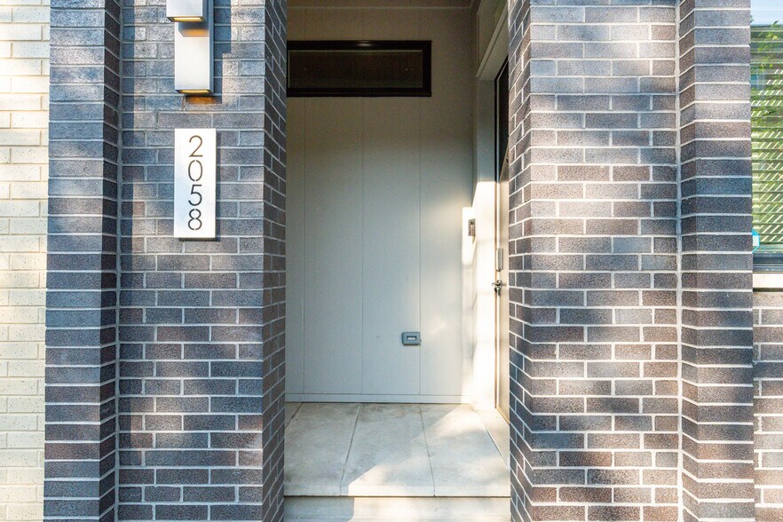 Building Photo - 2058 E Susquehanna Ave