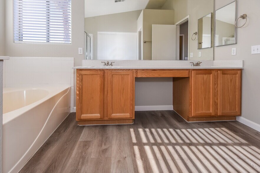 Building Photo - 3413 Adventure Ct