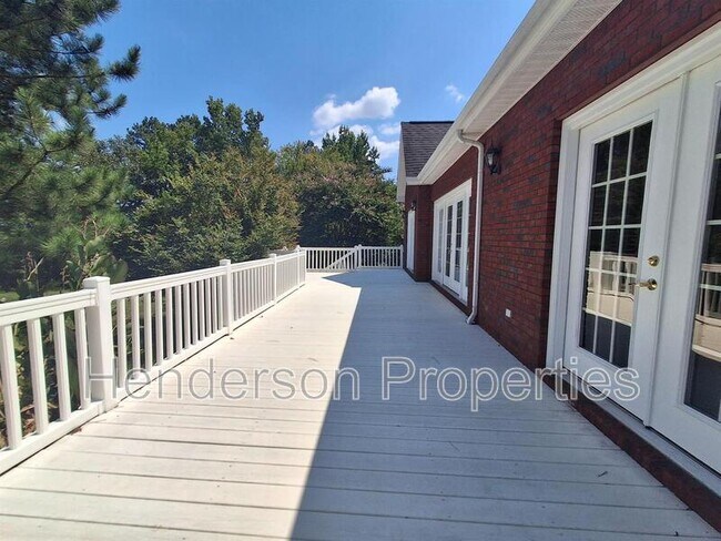 Building Photo - 5560 Old Thompson Rd