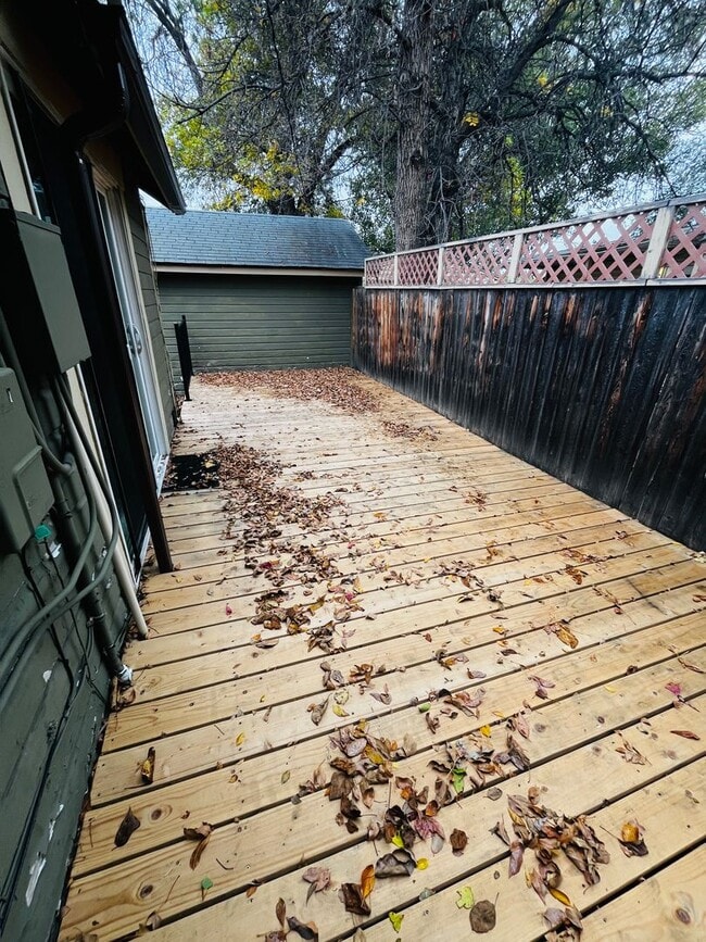 Building Photo - 2-Bed, 1-Bath Home with Detached Garage & ...