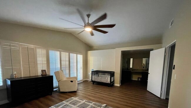 Building Photo - 1938 Aspen Ln