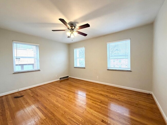 Building Photo - Nagel Avenue Apartments