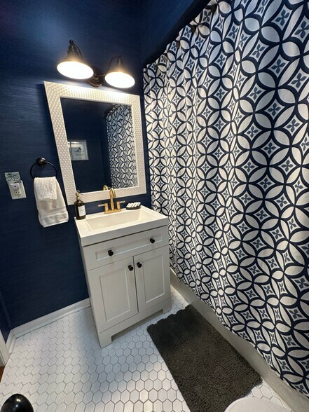 Building Photo - 8 Downing Ct SE