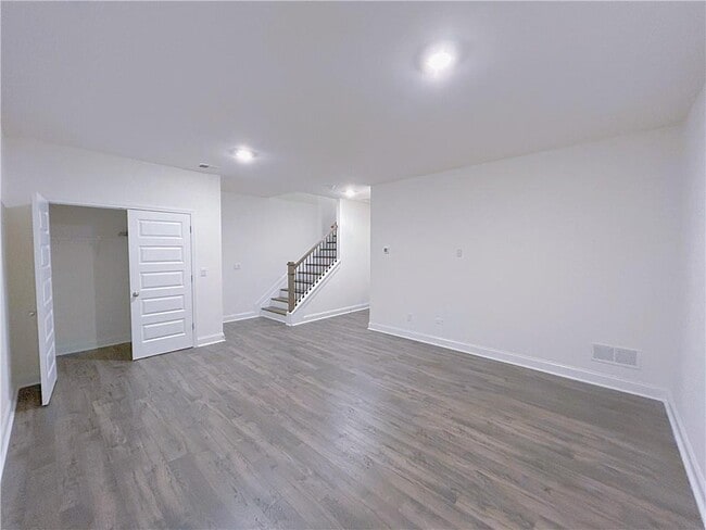 Building Photo - 1297 Ascot Ter