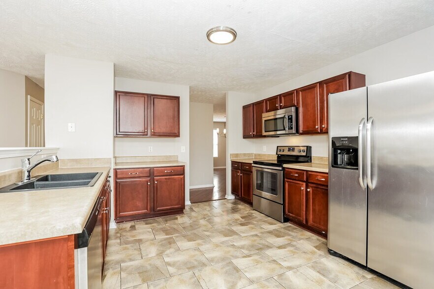 Building Photo - 102 Goodrich Ct