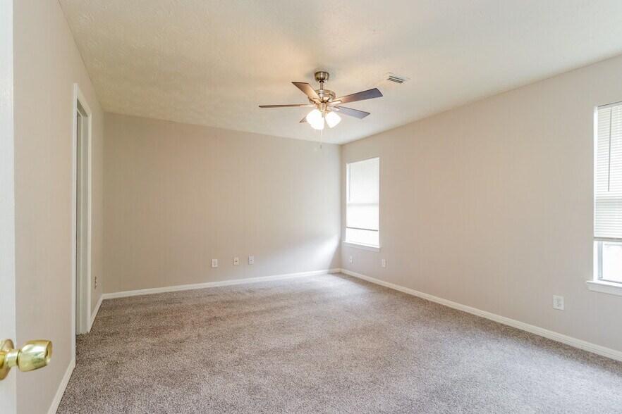 Building Photo - 4915 Tealgate Dr