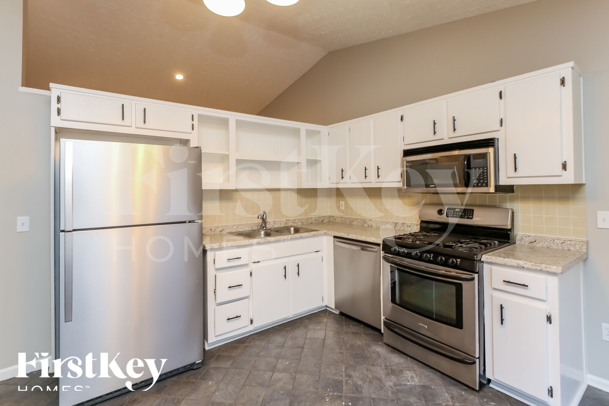 Building Photo - 432 Shady Ln Cir