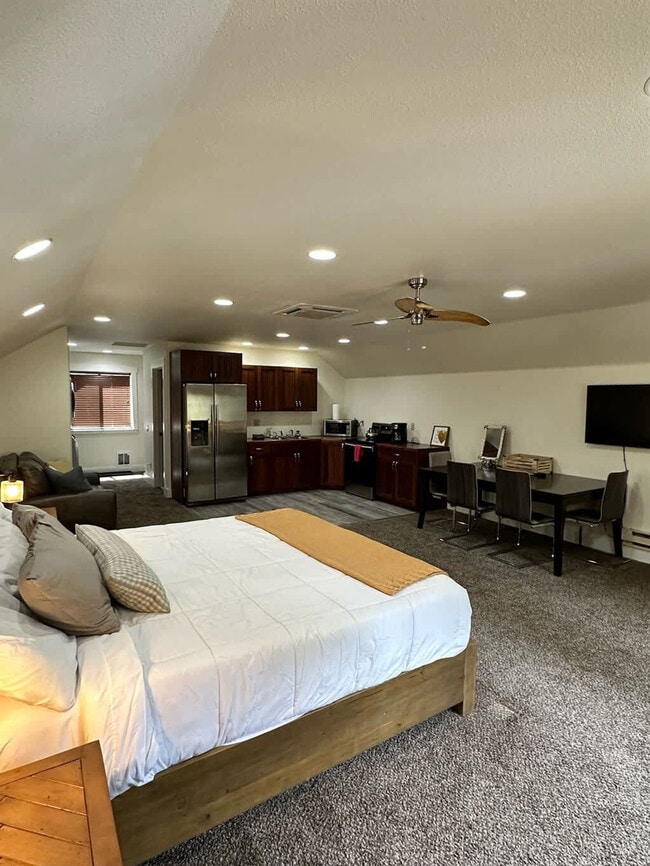 Building Photo - 712 Broken Rein Rd