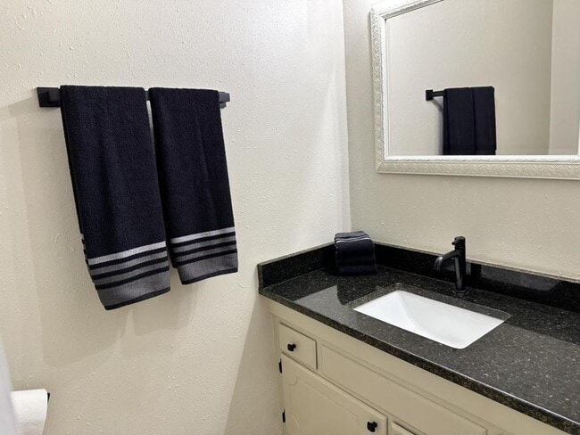 Building Photo - 600 Higdon Ferry Rd