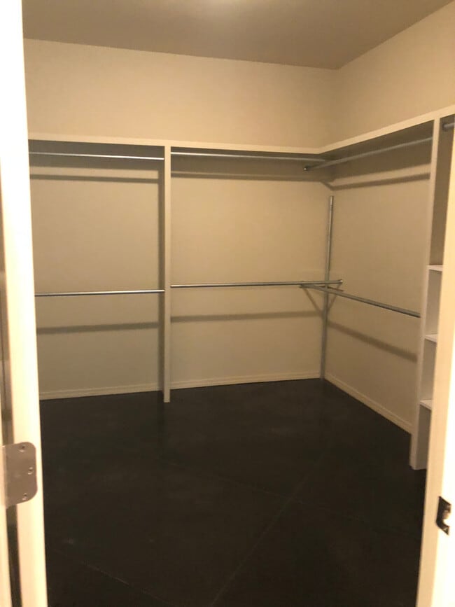 Building Photo - Located in HERITAGE HILLS !!! 2016 Built, ...