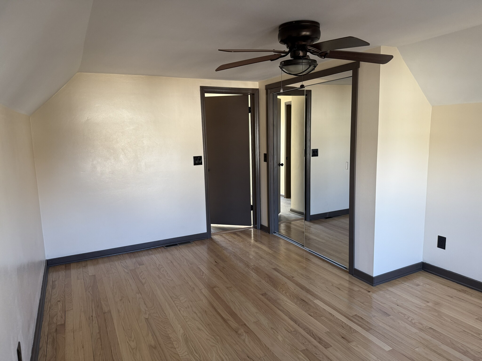 Upper bedroom South west - 3747 E Pulaski Ave