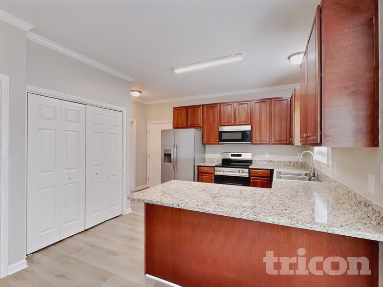 Building Photo - 156 Meadow Loop Dr
