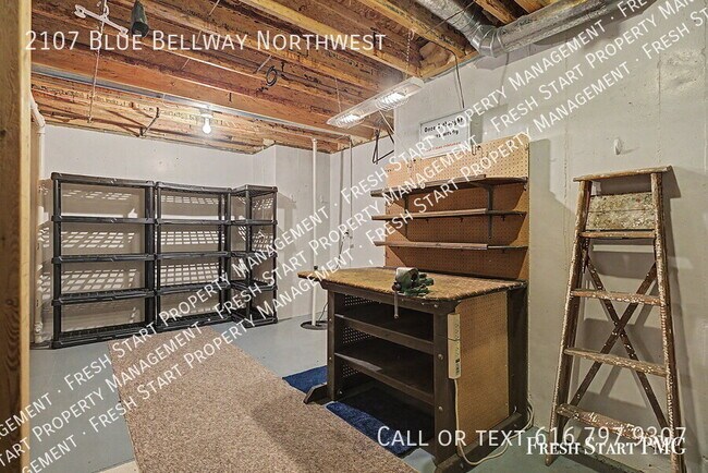 Building Photo - 2107 Blue Bell Way