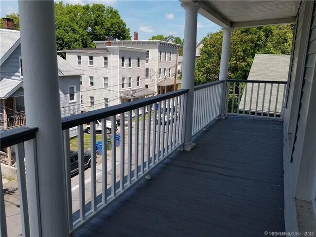 Building Photo - 117 Southview St