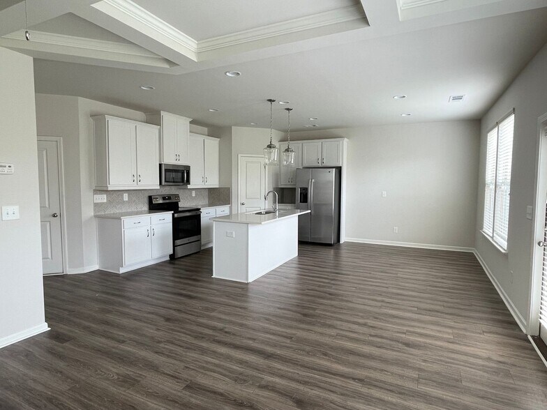 Building Photo - 2810 Aralynn Wy