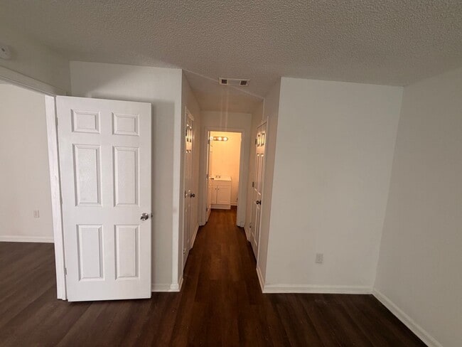 Building Photo - 109 Limoges St