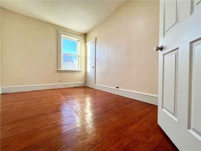 Building Photo - 105 Alverson Ave